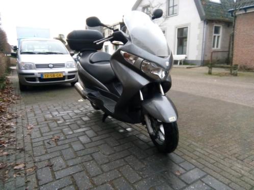 Mooie Suzuki Burgman 200 an