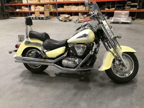 Mooie Suzuki Intruder 1500 chopper motor