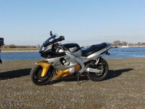 Mooie Yamaha Thundercat bj 2001 met Bos uitlaat