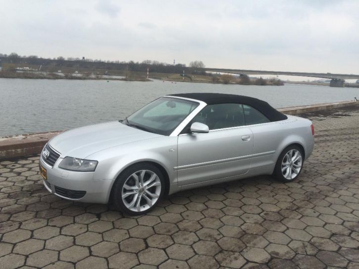 Mooiste Audi A4 2.4 V6 125KW Cabrio AUT 2003 Grijs 