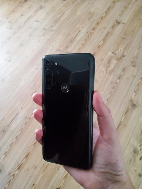 Moto g8 power met schade