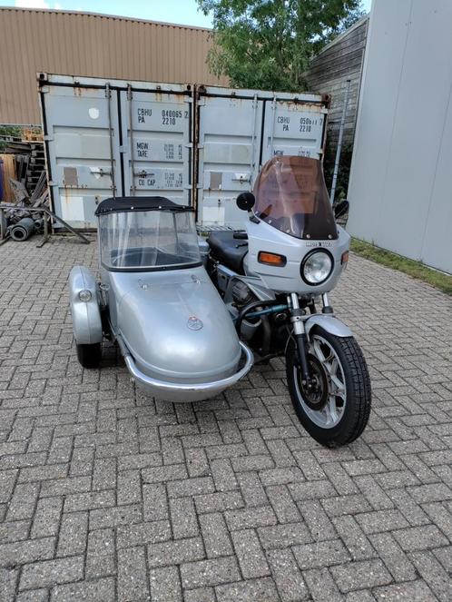 Moto Guzzi 1000SP met Watsonian two seater zijspan