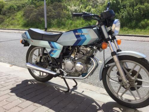 Moto Guzzi 125 cc. 2 cylinder 4 takt. Design van De Tomaso