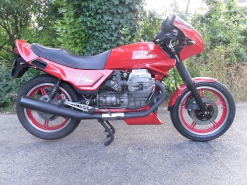 Moto Guzzi le mans 4 van 1986, kleur rood.
