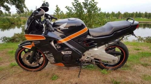 Motor honda CBR600F-25kw ( op kenteken)