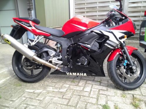 Motor Yamaha R6