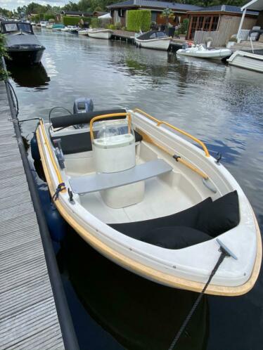 Motorboot met 9.9 PK Yamaha Viertakt