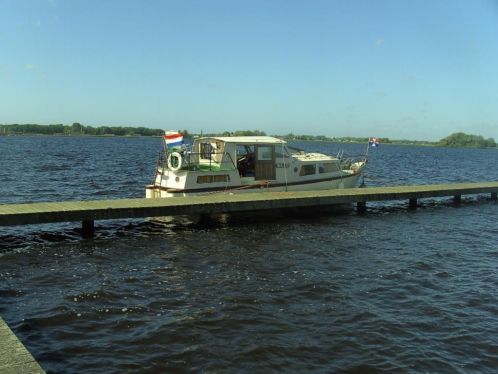 Motorcruiser met 40 pk Mercedes Dieselmotor 8,75 meter lang