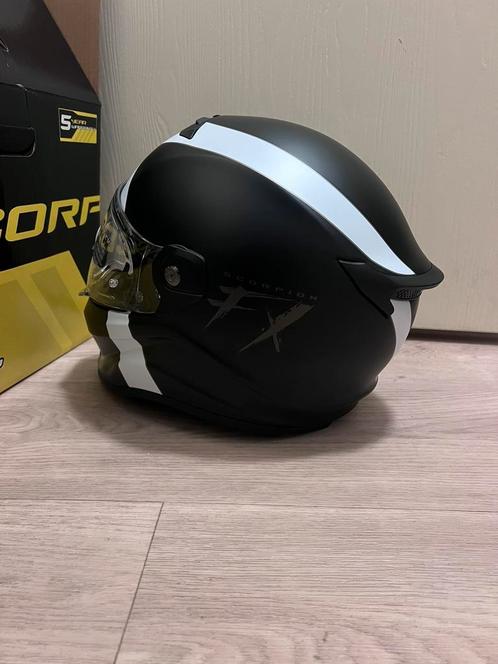 Motorhelm scorpion covert fx