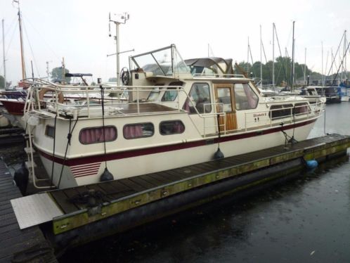 MOTORJACHT Hooveld 10.20 AK (achterkajuit), OPKNAPPER