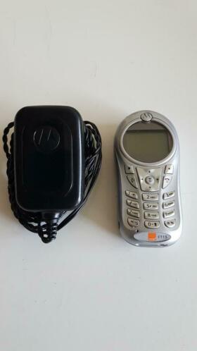 Motorola c115, met origionele oplader, zie info