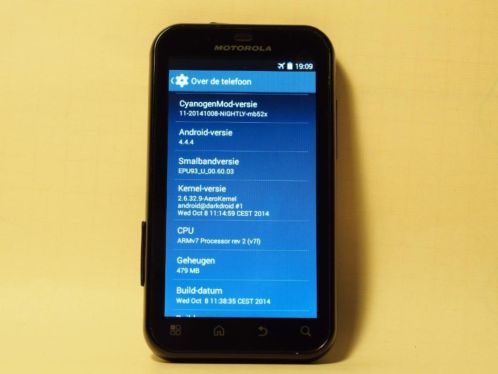 Motorola Defy op Cyanogenmod 11 (Android versie 4.4.4)