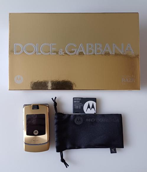 Motorola Dolce amp Gabana RAZR V3i  Gold edition