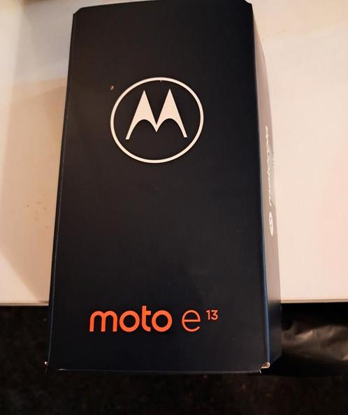 Motorola E 13