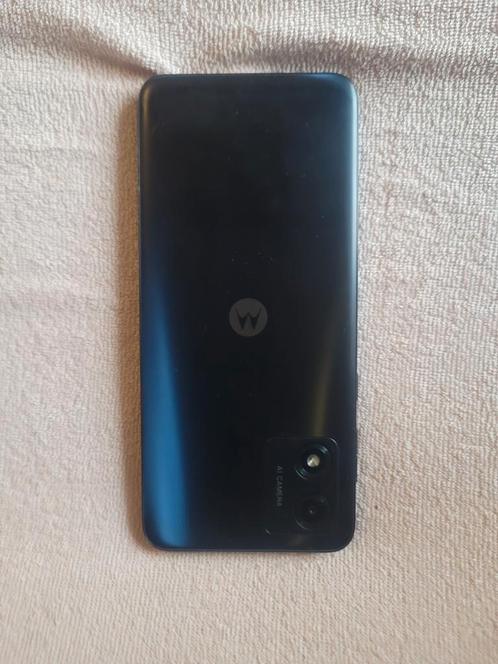 Motorola E13 met oplader. Is 2 weken gebruikt