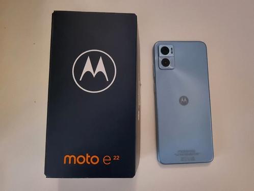 Motorola E22 ice blue