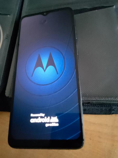 Motorola e22i  6maand oud