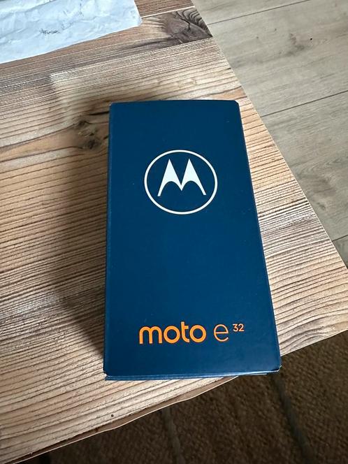 Motorola e32