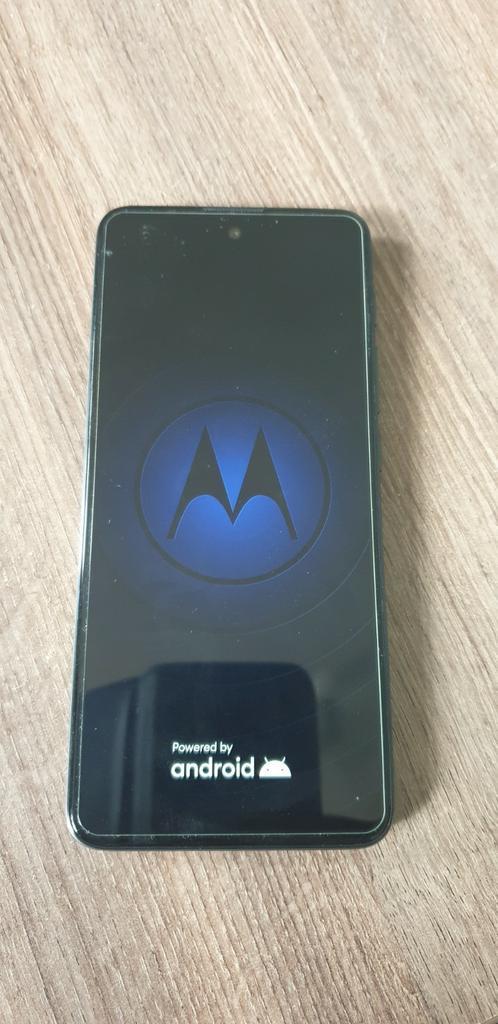 Motorola E40 inclusief telefoonhoesje met screenprotector