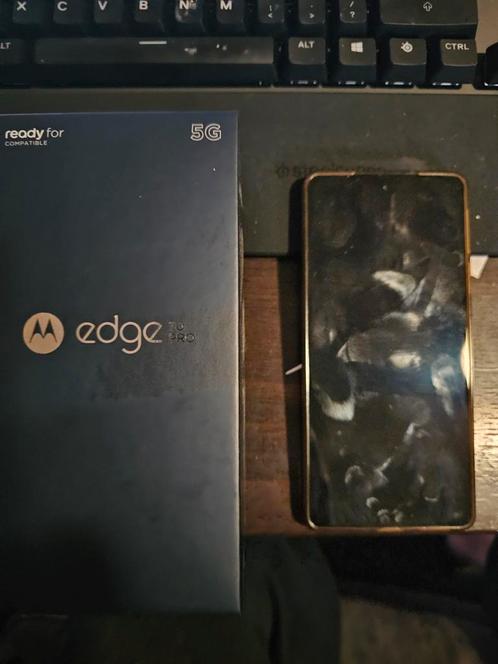 Motorola Edge 30 Pro, schadevrij, met originele hoes
