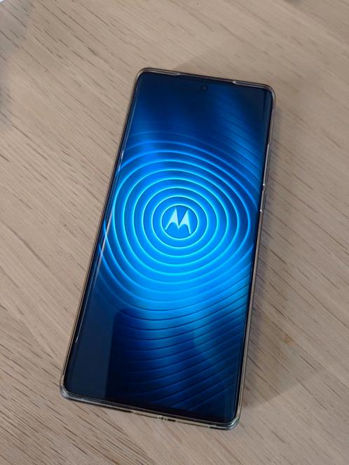 Motorola Edge 30 Ultra 5G phone (Android 13)