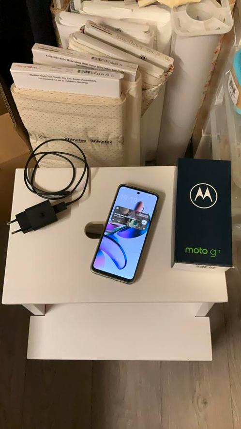 Motorola g13 android smartphone