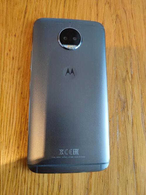 Motorola G5 plus
