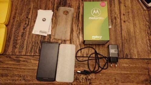 Motorola G6 plus 64GB dual-sim compleet  2 hoesjes