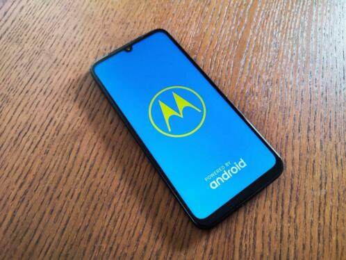 Motorola G8 plus Blauw. 64GB. Inclusief toebehoren.