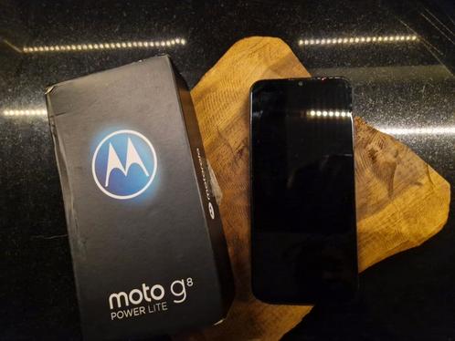 Motorola G8 Powerlite,Compleet met doos, extra hoesjes.