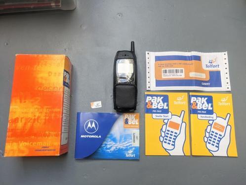 Motorola M3688 met doos, Vintage mobiele telefoon