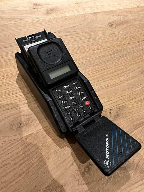 Motorola Micro T-A-C classic.
