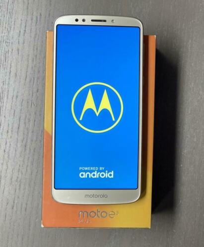Motorola Moto E5 Plus - 16GB - Goud