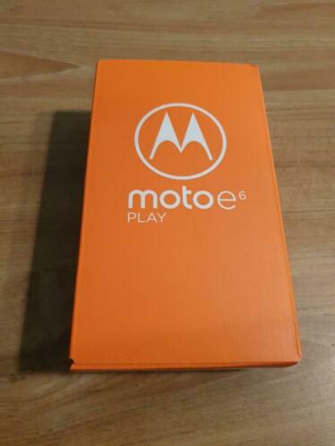 Motorola moto e6 play geseald