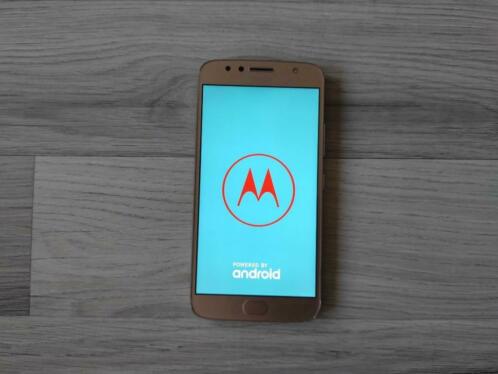 Motorola Moto G5S Plus Dualsim 4G-internet met case
