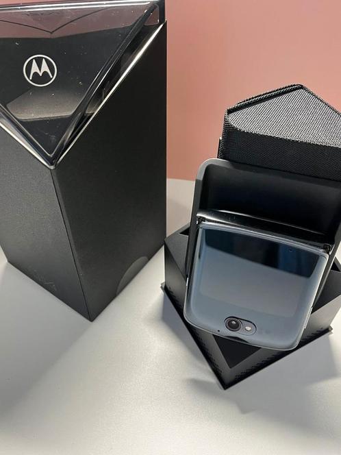 Motorola razr 2021 model 256gb black NIEUW