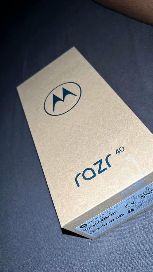 Motorola Razr 40 - Gesealed - 256GB - Sage Green