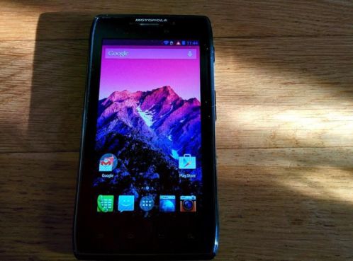 Motorola RAZR 4,3 inch Android Smartphone