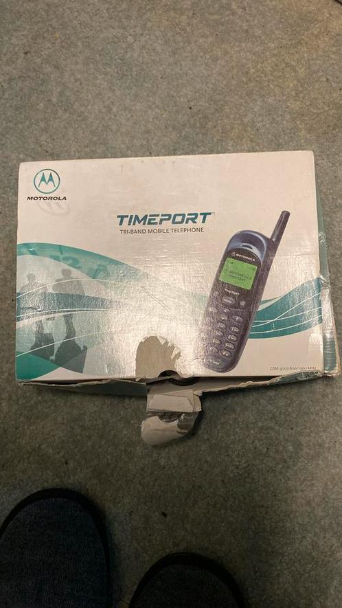 Motorola Timeport Tri-Band telefoon