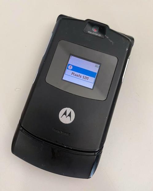 Motorola V3i met oplader simlock vrij