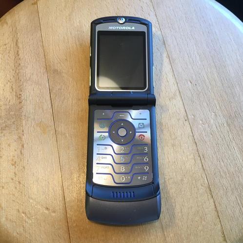 Motorola v3i RAZR flipphone