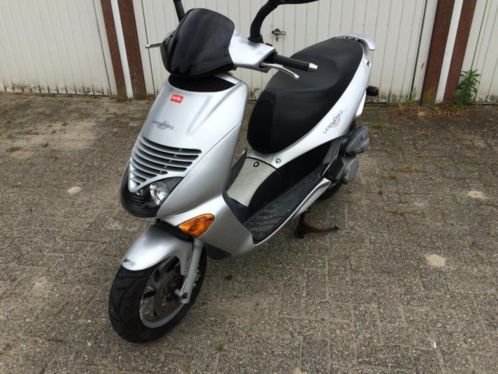 Motorscooter Leonardo 125 125cc