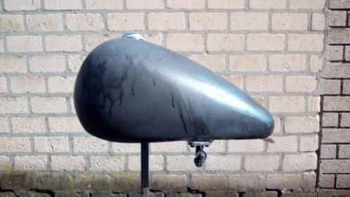 Mustang tank chopper bobber hardtail project cafracer