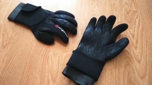 Mystic CLAW kitesurf handschoenen - maat M  L - nieuwstaat