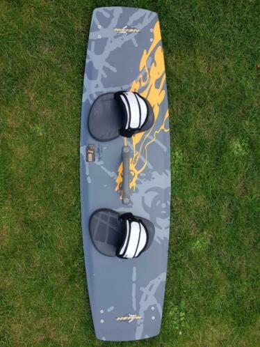 Naish Haze 139 Kite board met opberg tas