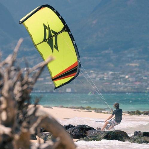 Naish Triad 2023 kite 7m, 9m en bar