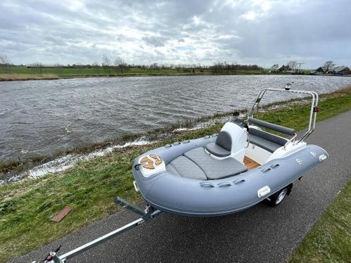 NAJAARSAANBIEDING Luxe Ribboot 390 inclusief trailer