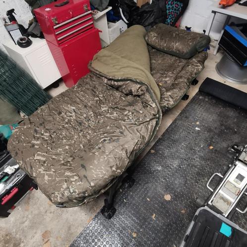 Nash bedchair met slaapzak en kussen