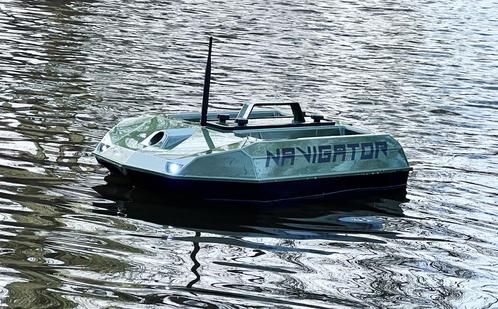Navigator voerboot inclusief Raymarine fishfinder en GPS