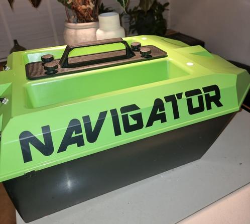 Navigator voerboot met elite 3x dieptemeter